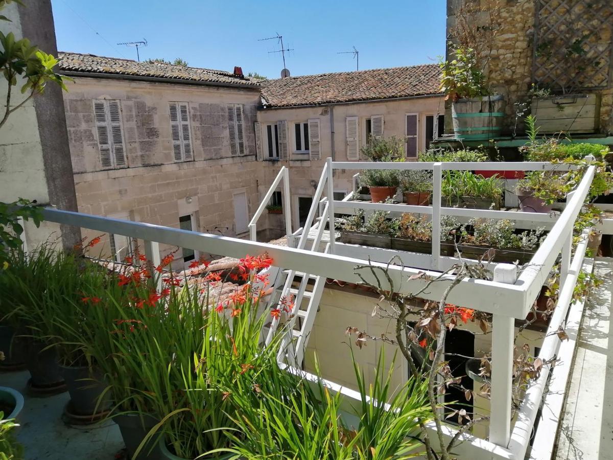 Les Volets Bleus T3 De 80 M2 Patio Privatif Apartment Rochefort  Exterior photo